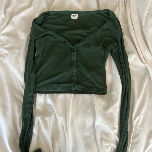 Sunday Best Forest Green Button-Up Crop Top - Picture 3 of 3